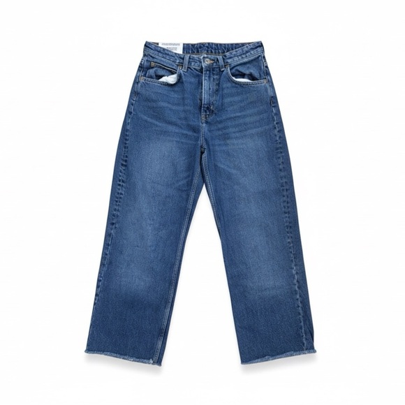 3/$25 H&M Mid-Wash Cropped Jeans - Picture 1 of 2